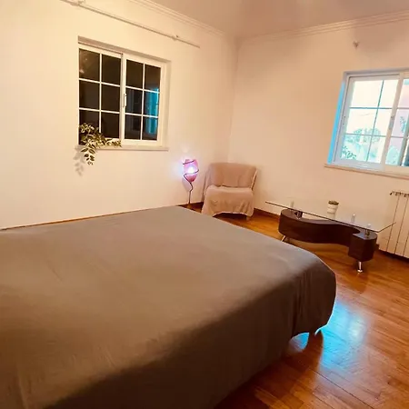 Bed & Breakfast The Throne