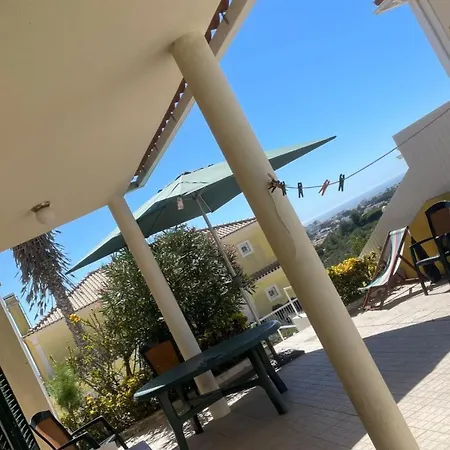 The Throne Bed & Breakfast Alcabideche