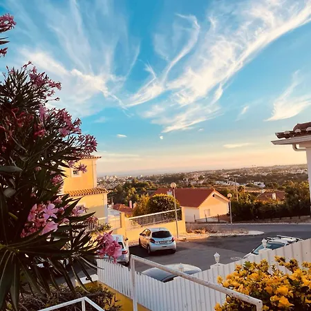 The Throne Bed & Breakfast Alcabideche