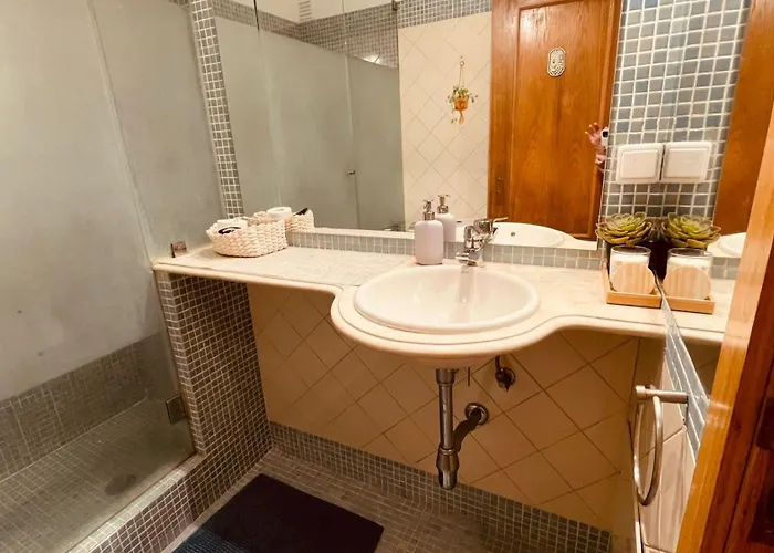 فندق مبيت وإفطار The Throne الكابيديشي